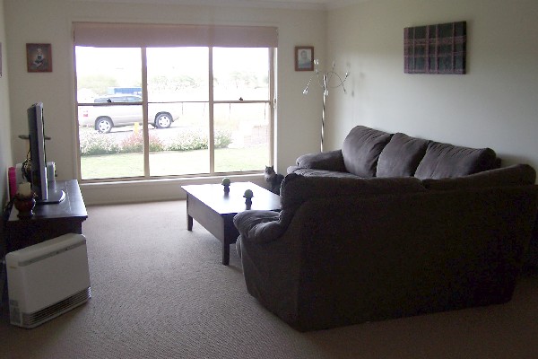 ALMOST BRAND NEW - 32 SQUARES Picture 2