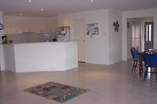 ALMOST BRAND NEW - 32 SQUARES Picture 3