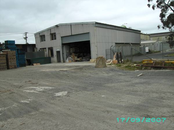 INDUSTRIAL LAND & BUILDINGS Picture 1