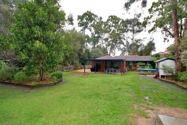 Delightful Family Home - Back on the Market due to Failed Contract Picture 3