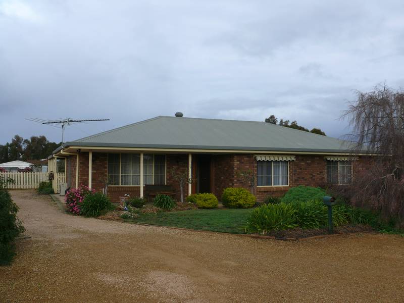 Spacious Family Home Picture 3