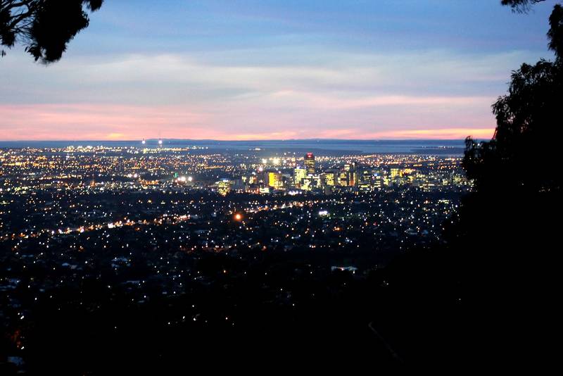 Exclusive Residence With Spectacular Views Over Adelaide Picture 1