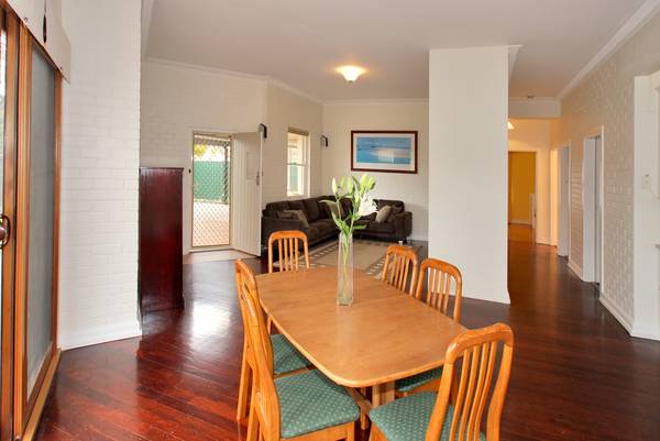 Superb Executive Residence Picture 3