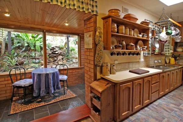 Sought after location and flexible living Picture