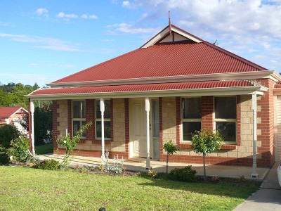 Very Stylish Smaller Home Picture