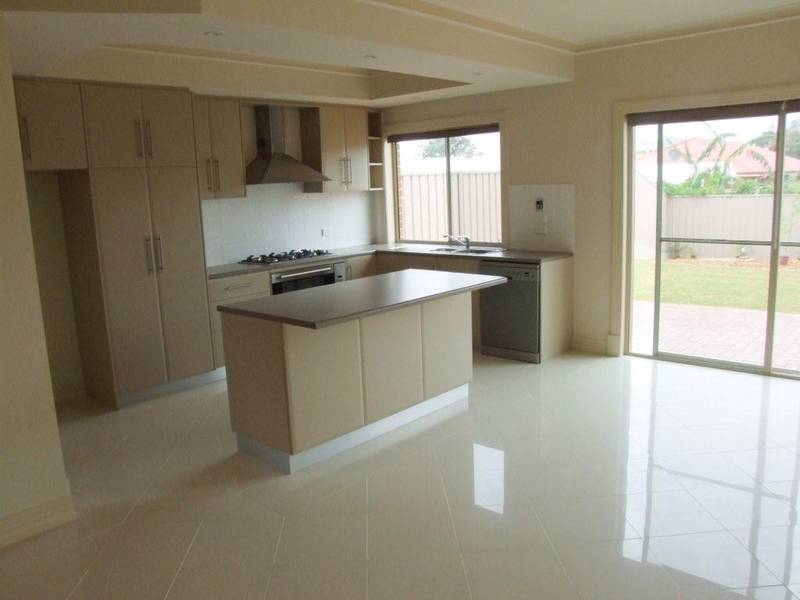 Town house with elegance Picture