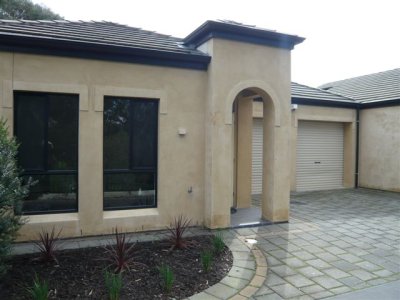 Modern 3 Bedroom Villa Picture 1