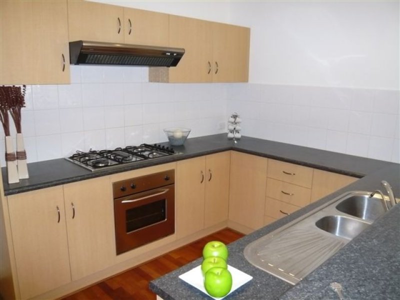 Modern 3 Bedroom Villa Picture 3