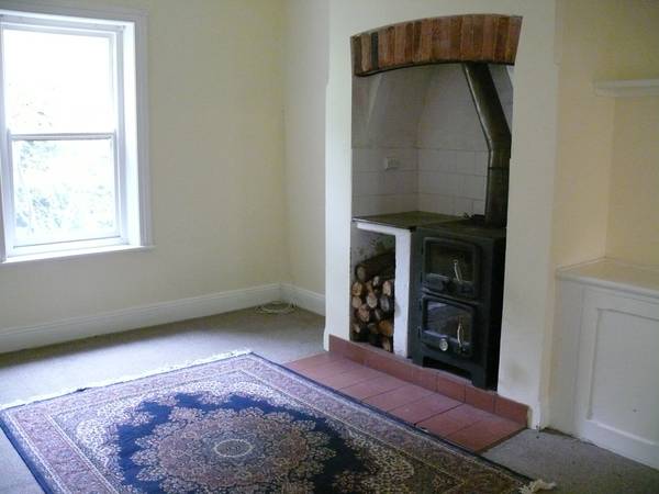 Character stone cottage - four bedrooms Picture 3