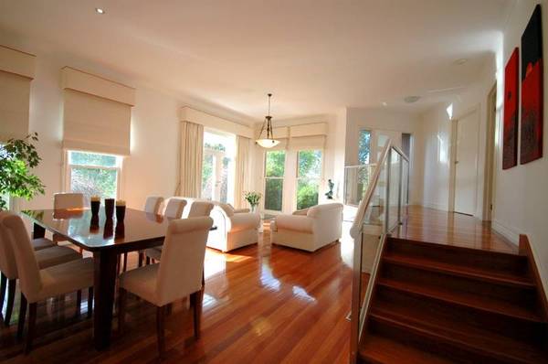 Elevated Private 1 Acre with Panoramic Views from Living Areas Picture 3