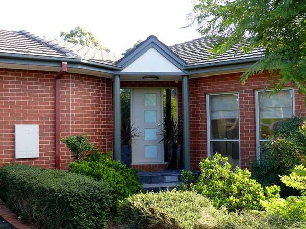 Elevated Private 1 Acre with Panoramic Views from Living Areas Picture 2