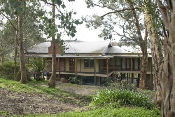 SPECTACULAR MUD BRICK HOME ON 1 3/4 ACRES Picture