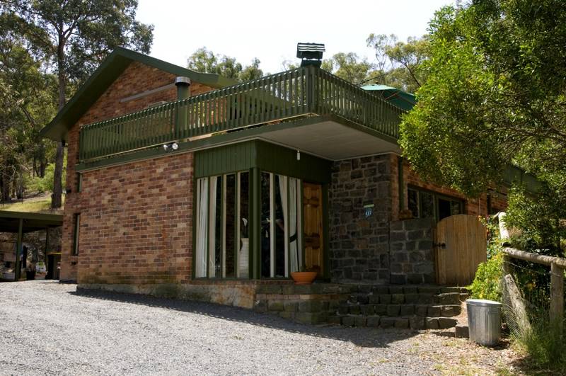 LARGE HOME ON 1.9 ACRES Picture 2