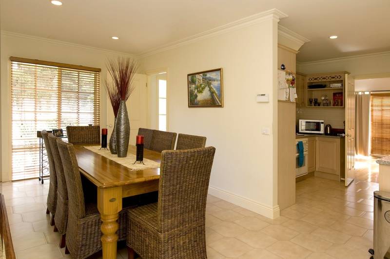 SHORT WALK TO DONCASTER WESTFIELD Picture