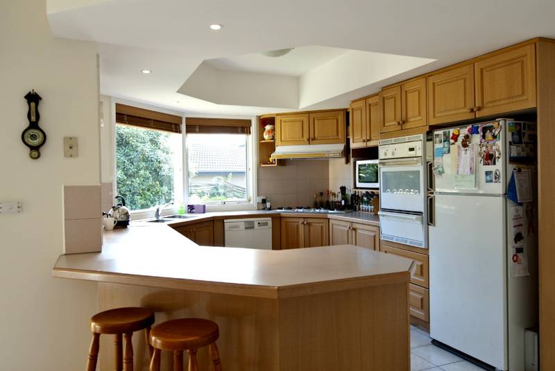 WONDERFUL FAMILY HOME ON 800m2 IN PRESTIGE COURT LOCATION Picture 3
