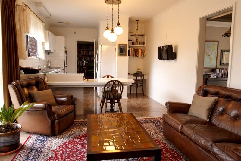 663m2 21m FRONTAGE - IMMACULATE FAMILY HOME 300m FROM WESTFIELD DONCASTER Picture 2