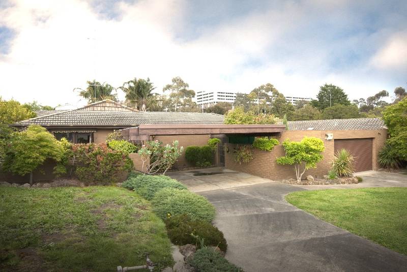 663m2 21m FRONTAGE - IMMACULATE FAMILY HOME 300m FROM WESTFIELD DONCASTER Picture 1