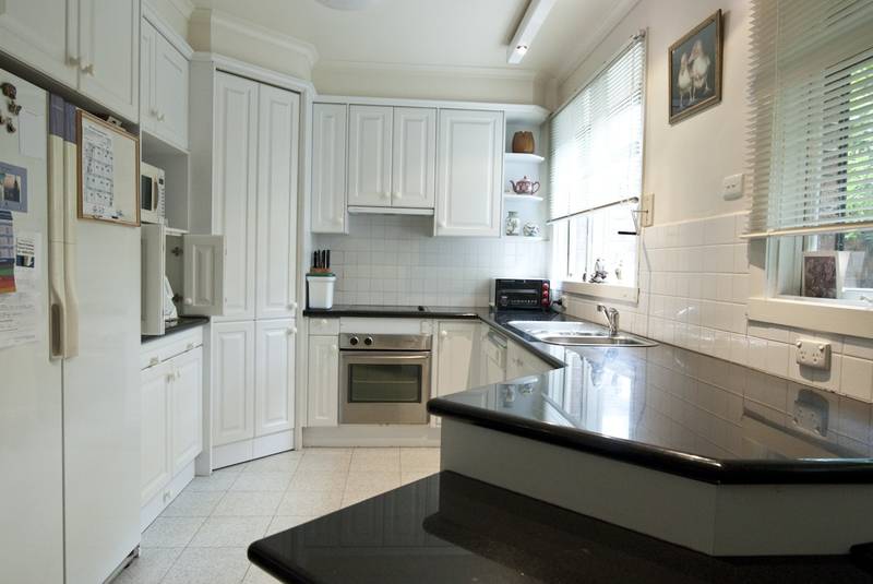 100m TO TEMPLESTOWE VILLAGE CAFE'S & SHOPS Picture 3