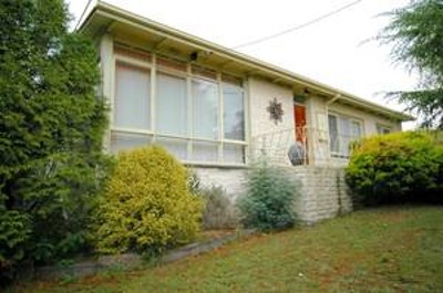 100M WALK TO JACKSON SQUARE SHOPPING CENTRE Picture 100M WALK TO JACKSON SQUARE SHOPPING CENTRE Picture