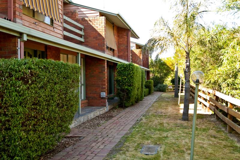 RESORT STYLE LIVING Picture 1