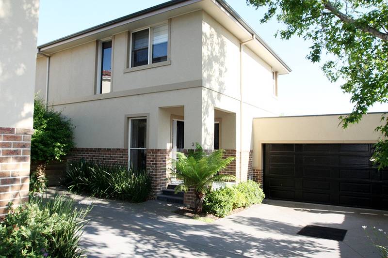 STUNNING, CONTEMPORARY LIVING WITH TEMPLESTOWE VILLAGE RESTAURANTS & CAFES ON YOUR DOORSTEP Picture 1