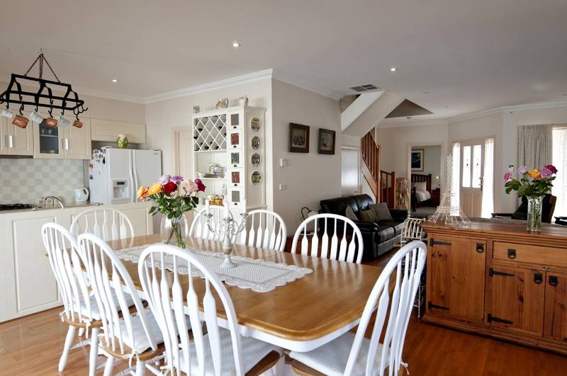 BETTER THAN NEW -
4 BEDROOMS, FANTASTIC OUTDOOR ENTERTAINING AREAS Picture 3