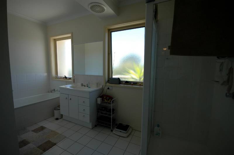 200m TO TEMPLESTOWE VILLAGE SHOPS & CAFES Picture 3