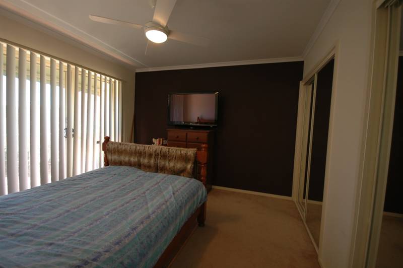 200m TO TEMPLESTOWE VILLAGE SHOPS & CAFES Picture 2