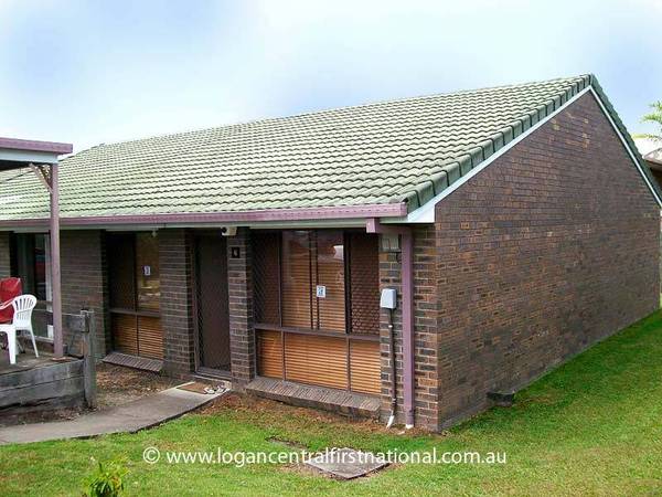 Lowset Villa Style Unit Picture 1