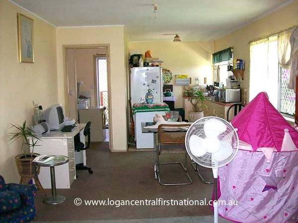 Room, Lots of Room Picture 3