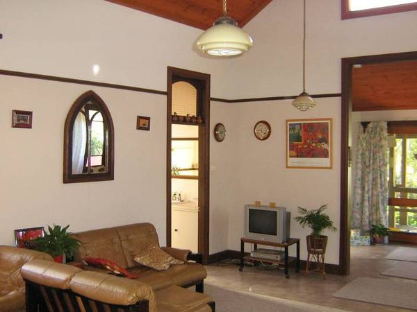 Converted Church full of character Picture 3