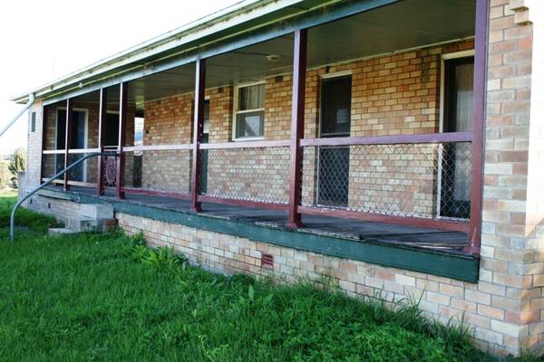 Small Acreage Close to Town Picture 3