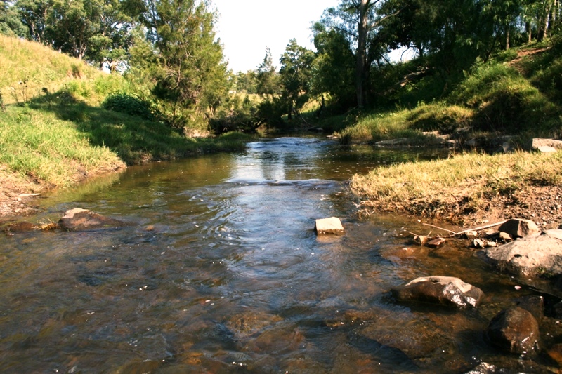 Picturesque Valley Setting Picture 3