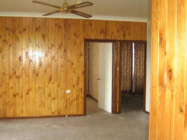 Glen Martin 3 bedroom brick home Picture 2