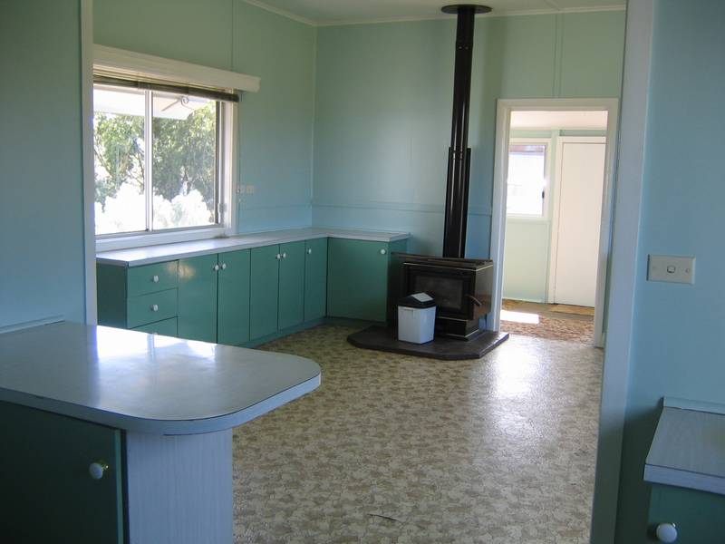 East Gresford Picture 3