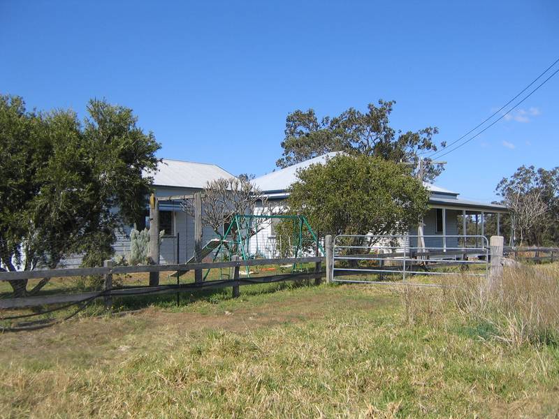 East Gresford Picture 2