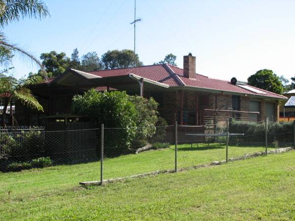 Rare Find Clarence Town Available in 6 to 8 weeks Picture 1