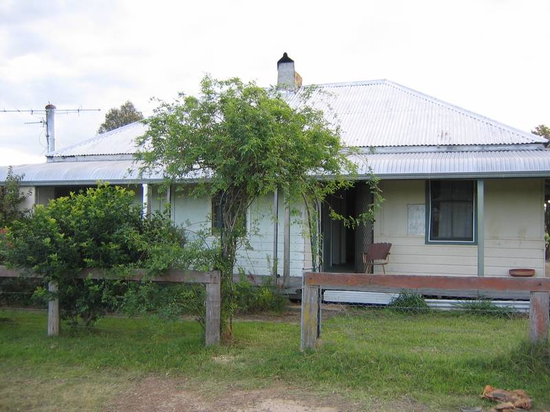 Older Style farm house Picture 1