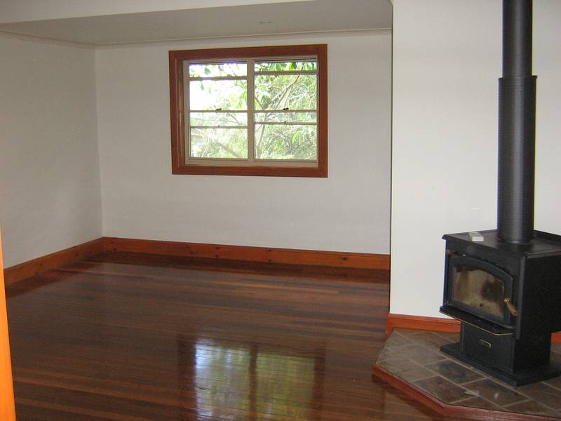 Lovely Family Home Central Dungog Picture 1