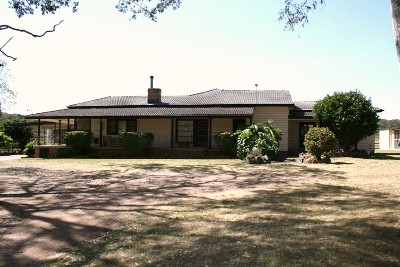 Feature Packed Small Acreage Picture Feature Packed Small Acreage Picture