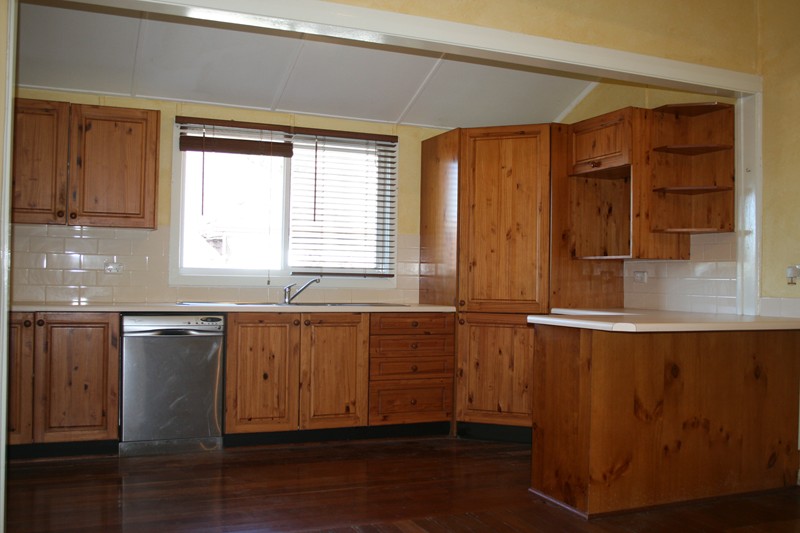 Stunning family home Picture 2