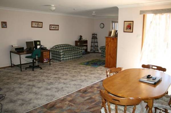 Ideal for the Larger Family Picture