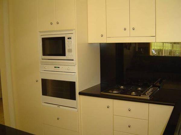 Modern Townhouse! Picture 2