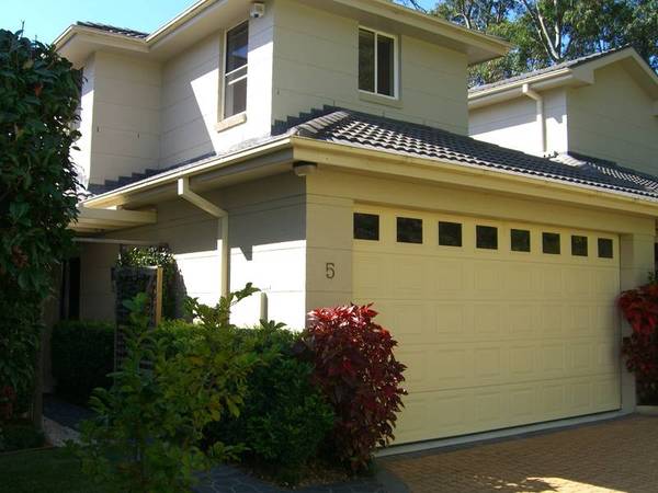 Modern Townhouse! Picture 1