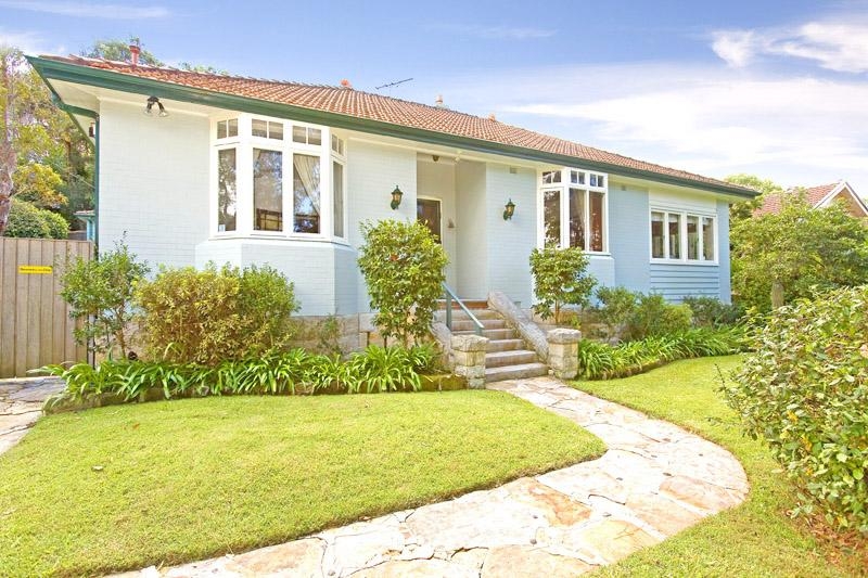 A Warm and Welcoming Home!! Picture 1