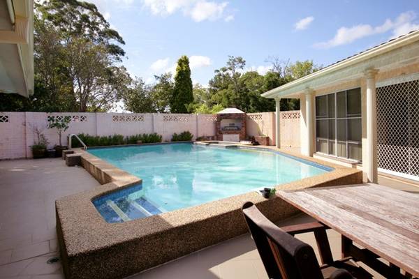 Prime Locale & Full Brick... Conveniently Positioned! Picture