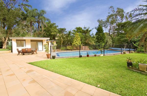 Stunning Single Level Living... Secluded Oasis On Sizeable Block! Picture 3