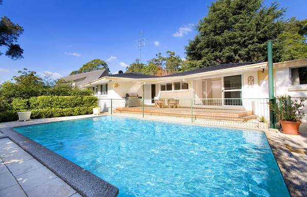 Blue Ribbon Locale... Modern Single Level Living! Picture 3