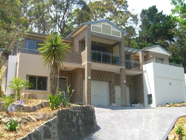 Beautiful Light and Bright Family Home! Picture 1