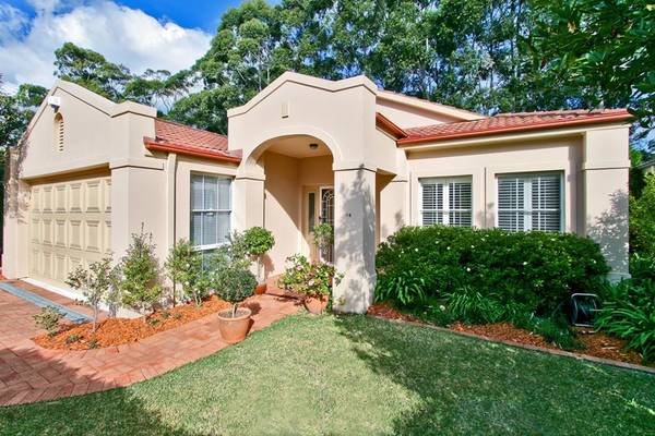 Immaculate Single Level Villa Picture 1